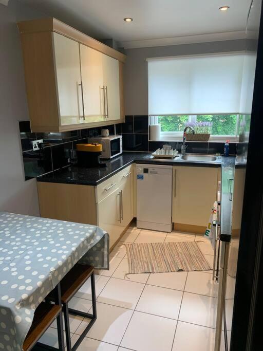 Cosy One Bed Flat Free Parking Apartment Send Exterior photo